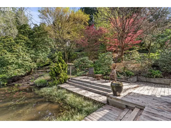 91061 LEASHORE DR, Vida, OR 97488