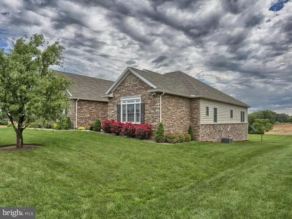 1634 CAMBRIDGE DR, Lebanon, PA 17042