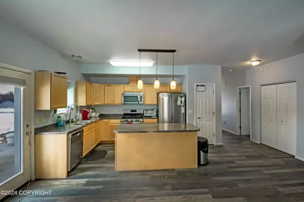 2900 N Monroe CIR, Wasilla, AK 99623