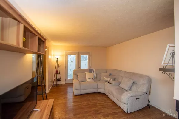 10884 Ponds Ln #27, Sycamore Twp, OH 45242