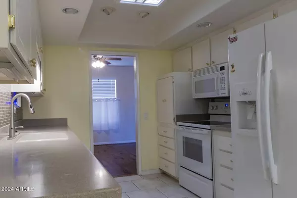 10114 W BURNS Drive, Sun City, AZ 85351