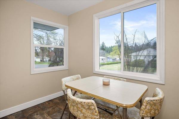 6028 N Oak St, Spokane, WA 99205