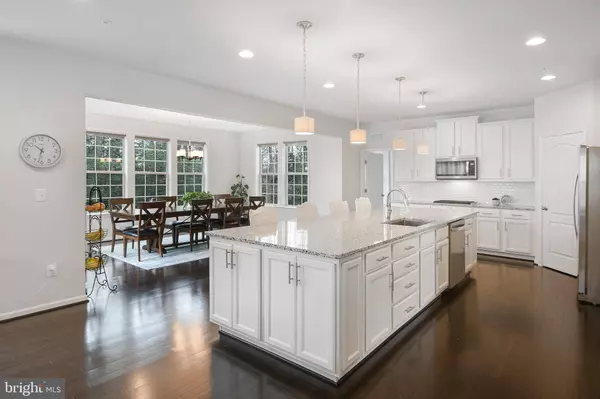 8000 HUBBLE DR, Lanham, MD 20706