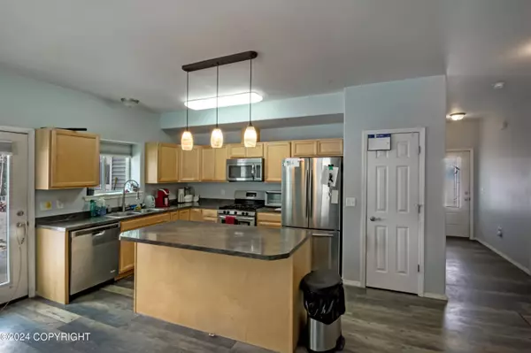 2900 N Monroe CIR, Wasilla, AK 99623