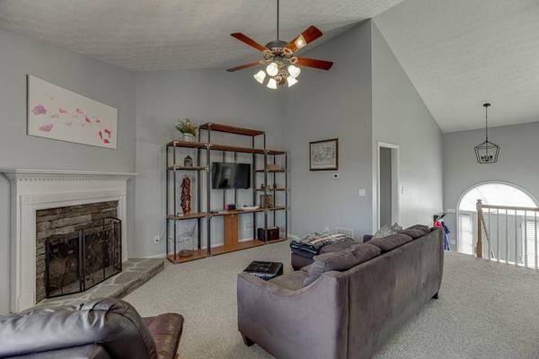 4198 Duncan Ives DR, Buford, GA 30519