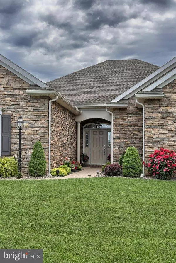 1634 CAMBRIDGE DR, Lebanon, PA 17042