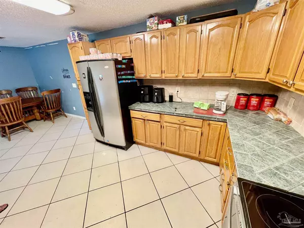 6322 Shady Ln, Milton, FL 32570