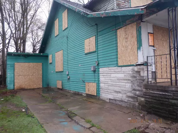 1213 Race Street, Kalamazoo, MI 49001