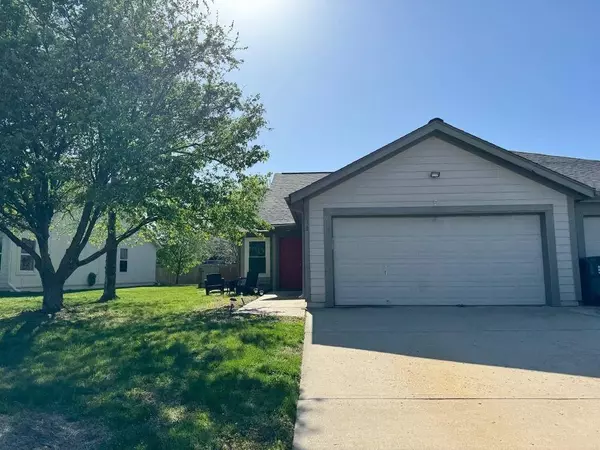 312 S Stone Creek DR, Gardner, KS 66030