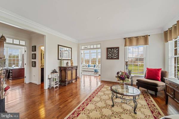 15939 WATERFORD CREEK CIR, Hamilton, VA 20158