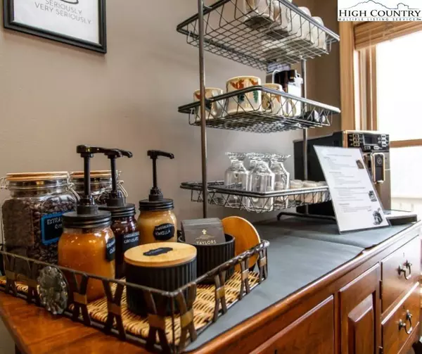 1534 Beech Mountain Pkwy, Beech Mountain, NC 28604