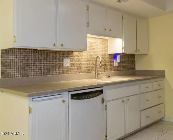 10114 W BURNS Drive, Sun City, AZ 85351