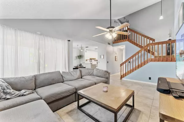 1615 Woodbridge Lakes CIR, West Palm Beach, FL 33406