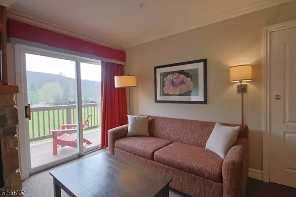 2 Chamonix Dr #511, Vernon Twp., NJ 07462