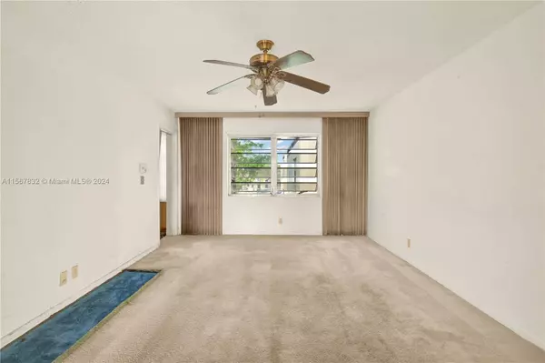 100 Berkley Rd #306, Hollywood, FL 33024
