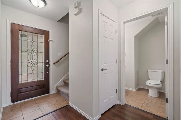 7328 S Glenn ST, Austin, TX 78744