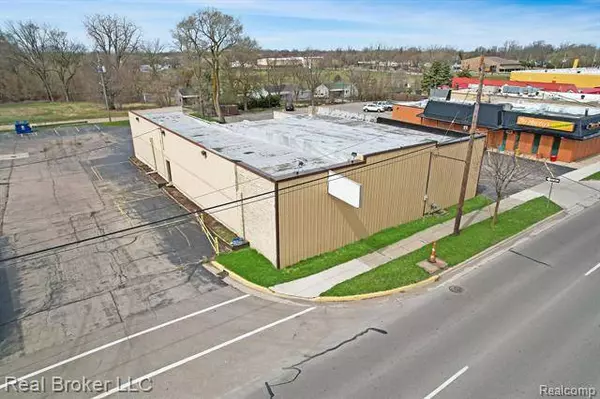 4094 & 4084 S SAGINAW Street, Burton, MI 48529