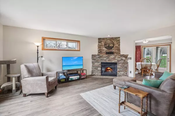 815 Sunnybrook Drive, Deforest, WI 53532