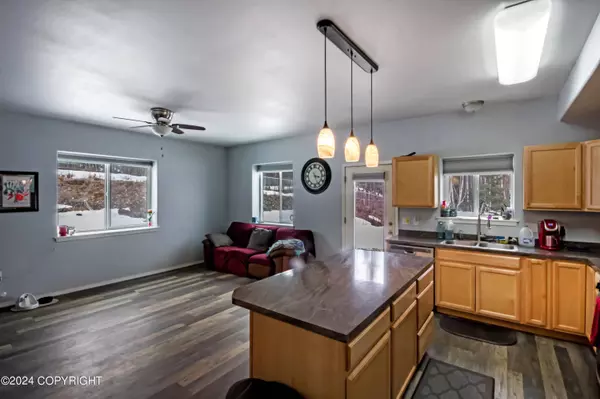 2900 N Monroe CIR, Wasilla, AK 99623