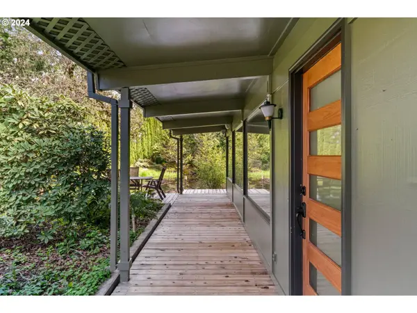 91061 LEASHORE DR, Vida, OR 97488