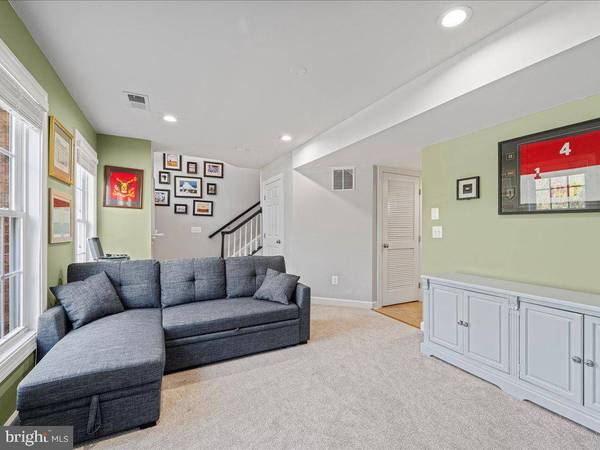 20996 COURTLAND VILLAGE DR, Leesburg, VA 20175