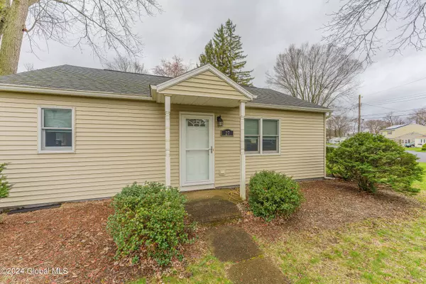 27 Prince Ct Court, Albany, NY 12205