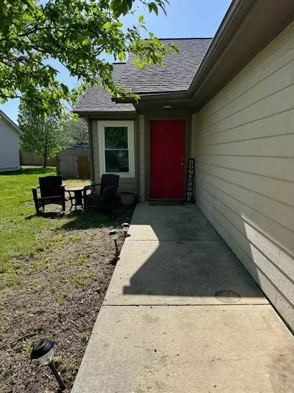 312 S Stone Creek DR, Gardner, KS 66030