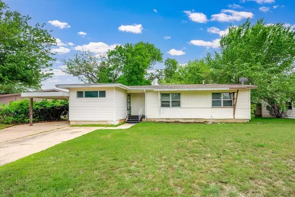 542 Souder Drive, Hurst, TX 76053