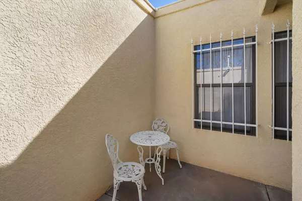10602 Cueva Del Oso NE, Albuquerque, NM 87111