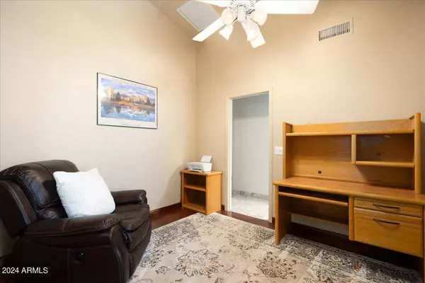 4327 E LONE CACTUS Drive, Phoenix, AZ 85050