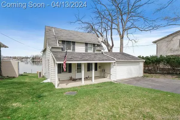 10120 Elizabeth Lake Road, White Lake, MI 48386