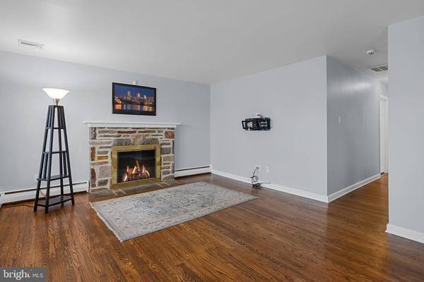 12 MCCLOSKEY RD, Flourtown, PA 19031