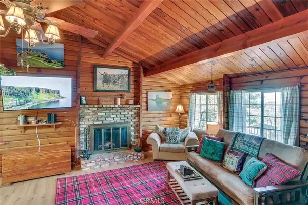 30583 Live Oak DR, Running Springs, CA 92382