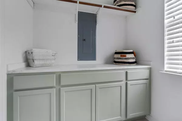 155 Plantain DR, Hutto, TX 78634