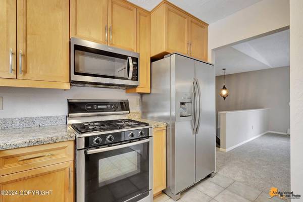 12811 Oomiak CIR, Anchorage, AK 99515