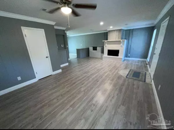 7048 Santa Barbara St, Pensacola, FL 32526