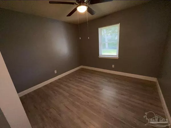 7048 Santa Barbara St, Pensacola, FL 32526