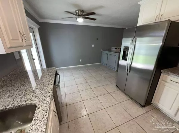 7048 Santa Barbara St, Pensacola, FL 32526