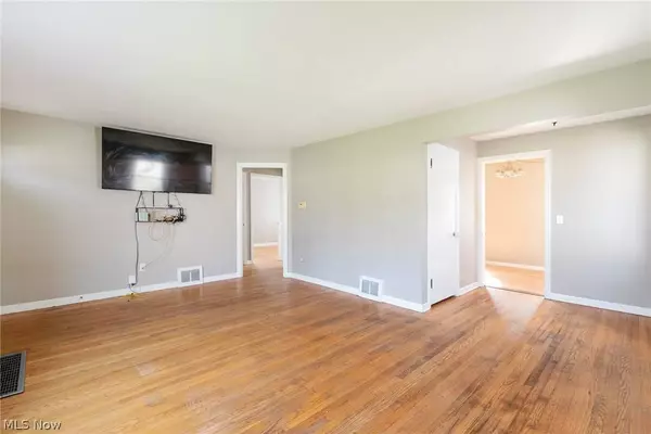 1635 Edmeyer AVE NW, Canton, OH 44708