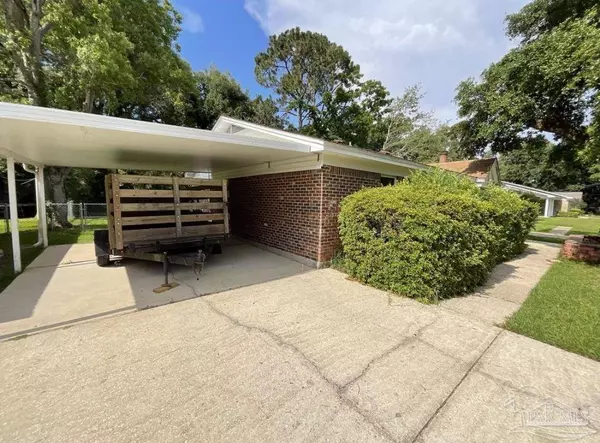 7048 Santa Barbara St, Pensacola, FL 32526