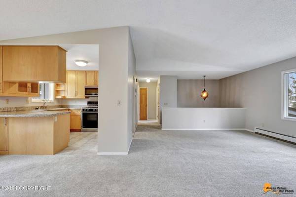 12811 Oomiak CIR, Anchorage, AK 99515