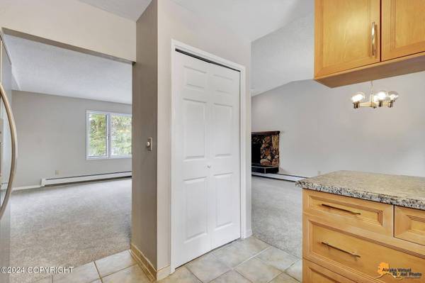 12811 Oomiak CIR, Anchorage, AK 99515