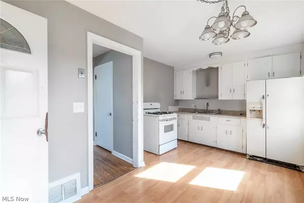 1635 Edmeyer AVE NW, Canton, OH 44708