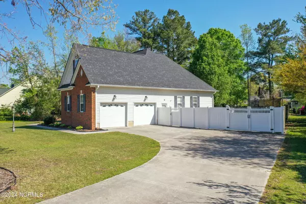 640 Par Drive, Jacksonville, NC 28540