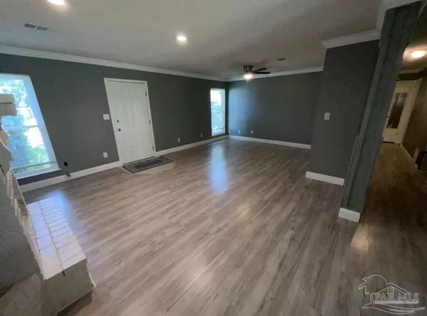 7048 Santa Barbara St, Pensacola, FL 32526