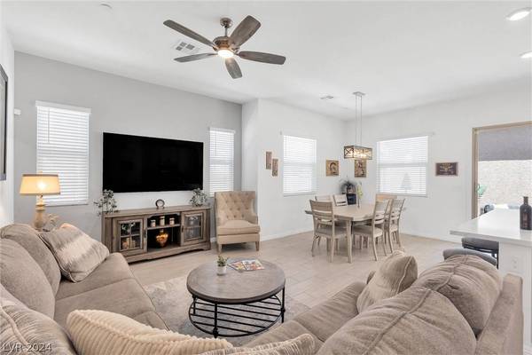 743 Chopin Hills Street, Henderson, NV 89011