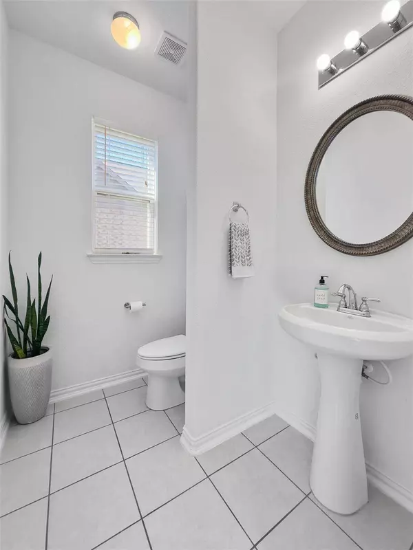 155 Plantain DR, Hutto, TX 78634