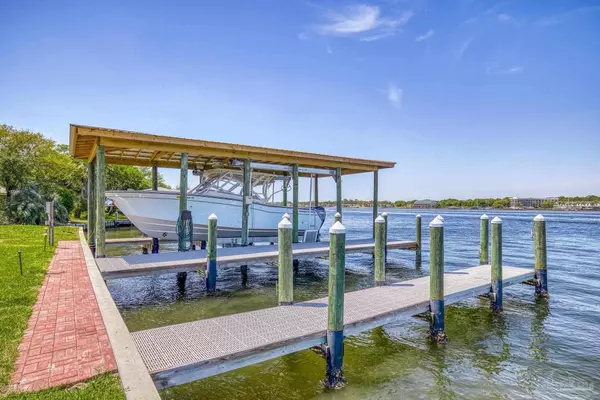 808 Tarpon Dr, Ft Walton Beach, FL 32548