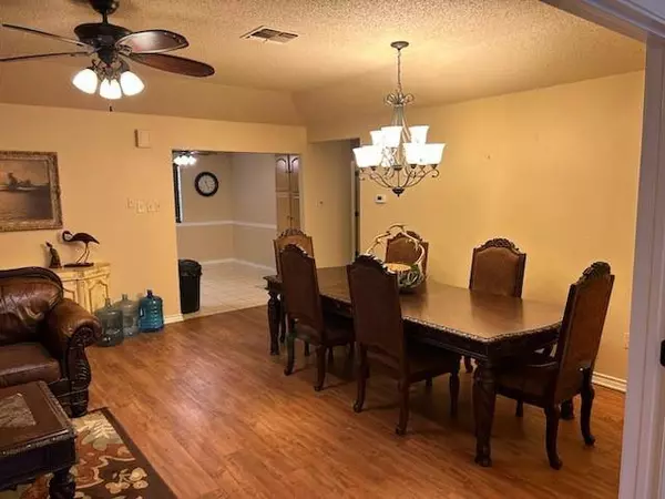 8525 CR 300, Possum Kingdom Lake, TX 76450