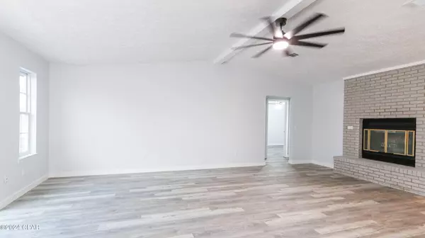 362 Bell CIR, Lynn Haven, FL 32444